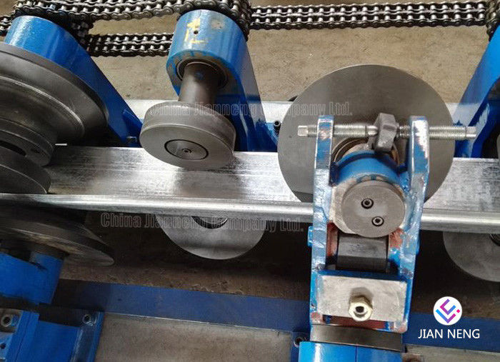 Mpa 345, der Maschinen-Metalldeckungs-Maschine mit Cr12 gewellten lochenden Formen kurvt