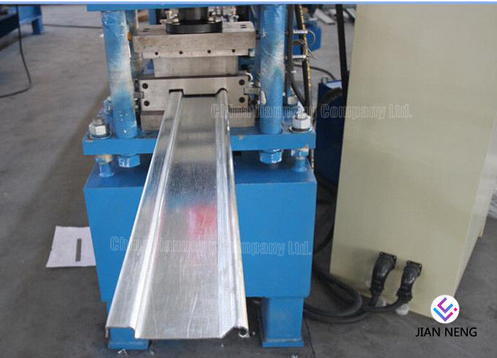Galvanisierte Art C/z-Purlin-Rolle, die Maschine mit hydraulischem Ausschnitt-System bildet